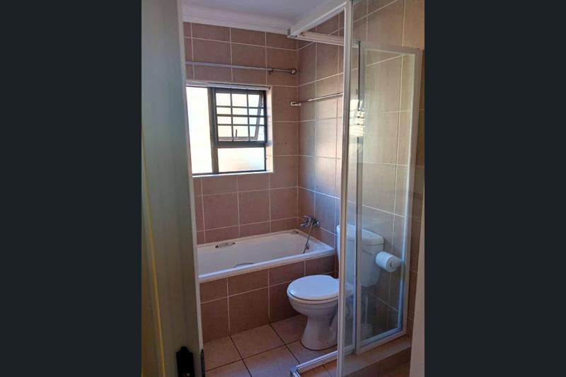 To Let 3 Bedroom Property for Rent in Island View Western Cape